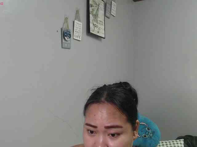 BubbleButtPinay webcam