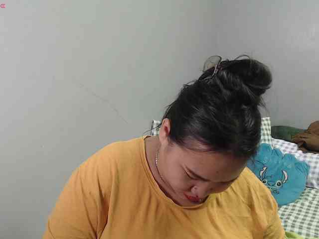 BubbleButtPinay webcam