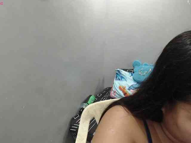 BubbleButtPinay webcam