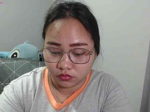 BubbleButtPinay webcam