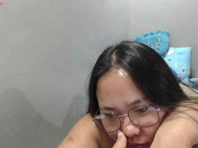 BubbleButtPinay webcam