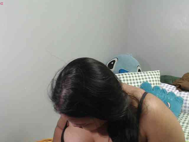 BubbleButtPinay webcam