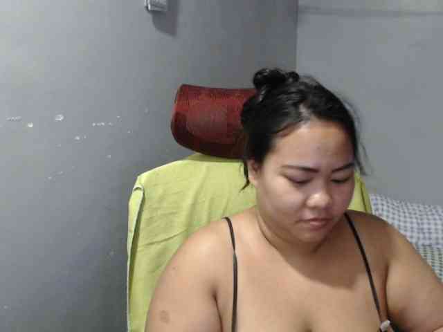 BubbleButtPinay webcam