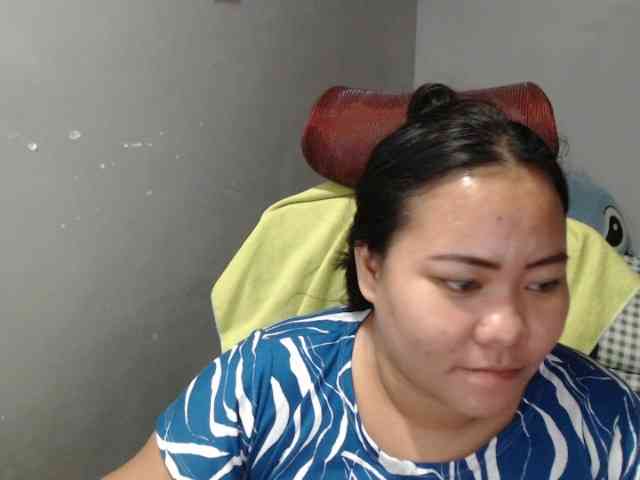 BubbleButtPinay webcam