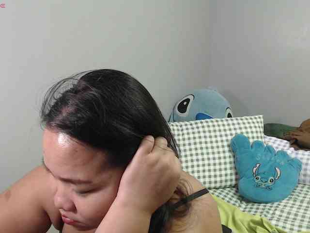 BubbleButtPinay webcam