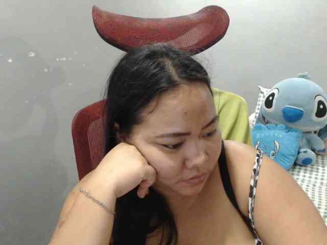 BubbleButtPinay webcam