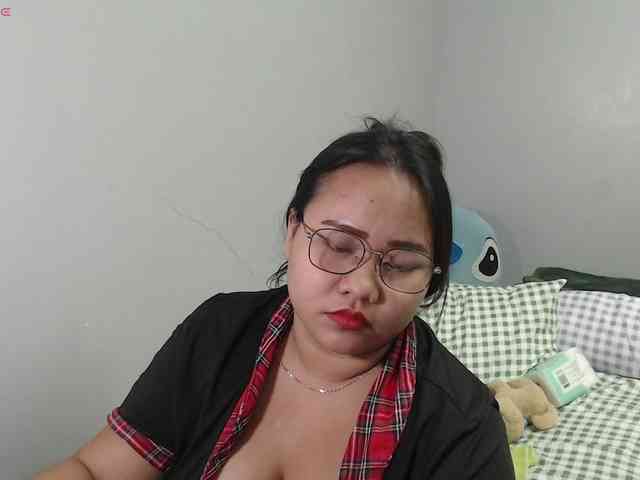 BubbleButtPinay webcam