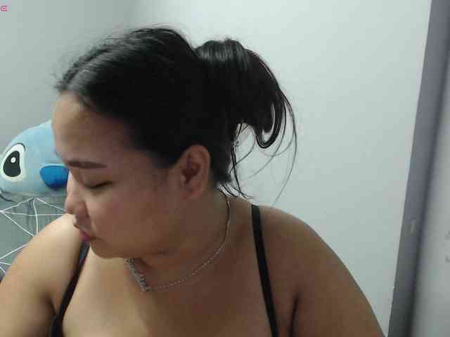 BubbleButtPinay webcam