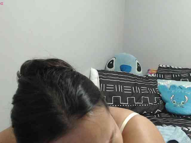 BubbleButtPinay webcam