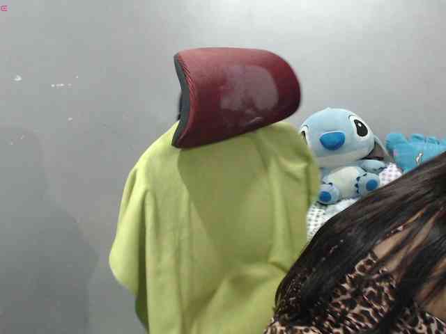 BubbleButtPinay webcam