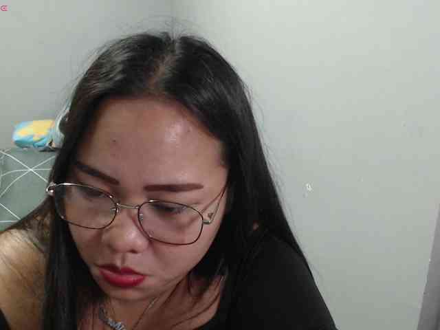 BubbleButtPinay webcam