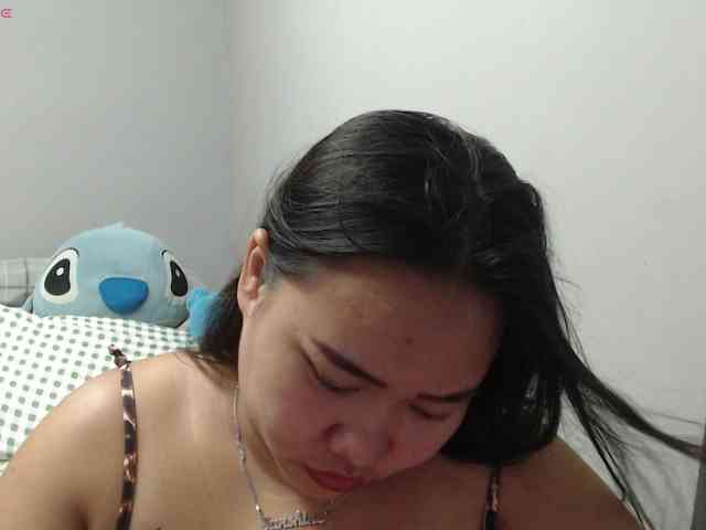 BubbleButtPinay webcam