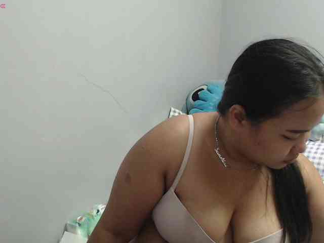 BubbleButtPinay webcam