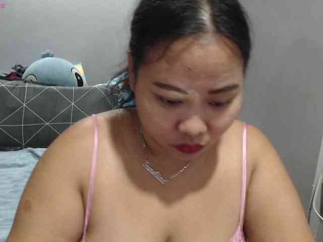 BubbleButtPinay webcam