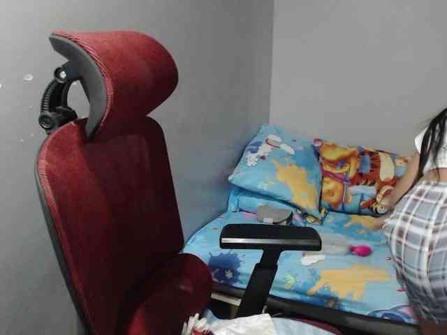 BubbleButtPinay webcam