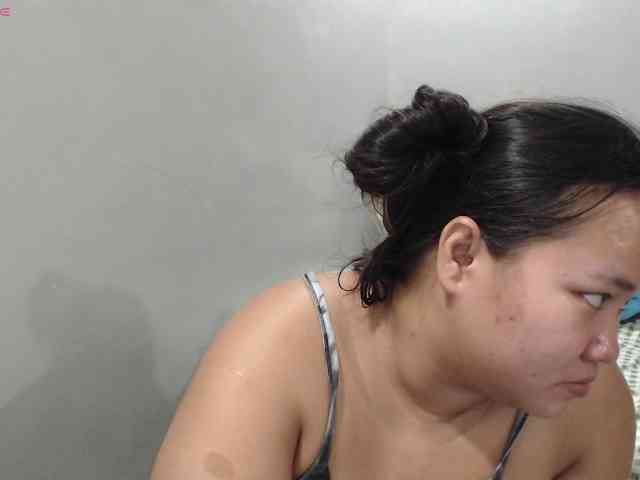 BubbleButtPinay webcam