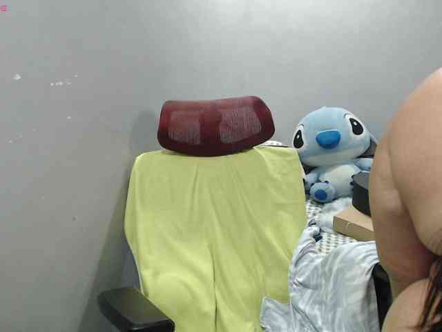 BubbleButtPinay webcam