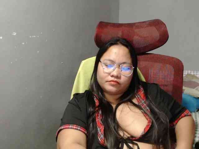 BubbleButtPinay webcam