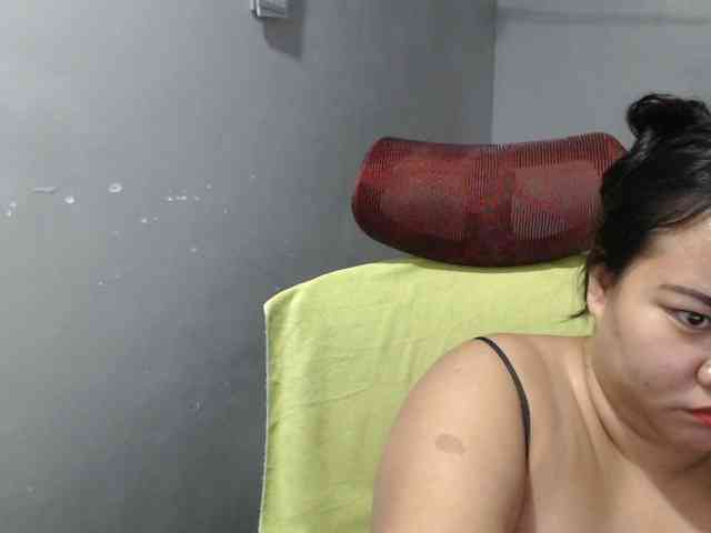 BubbleButtPinay webcam