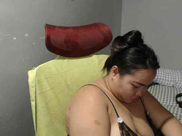 BubbleButtPinay webcam