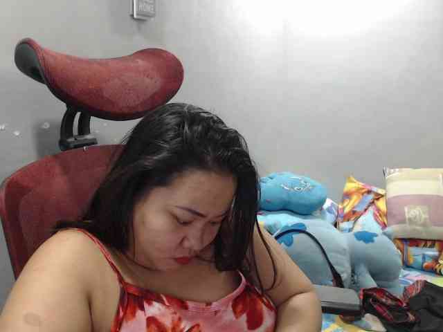 BubbleButtPinay webcam