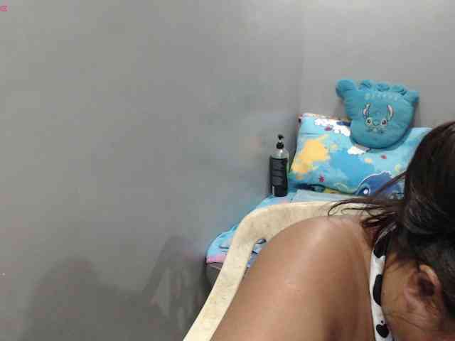 BubbleButtPinay webcam