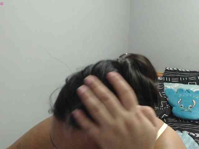 BubbleButtPinay webcam