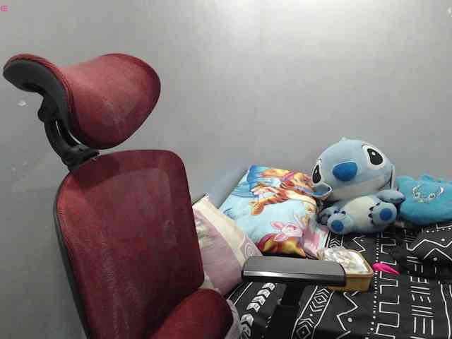 BubbleButtPinay webcam