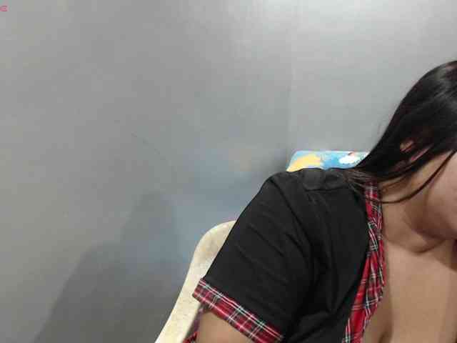 BubbleButtPinay webcam