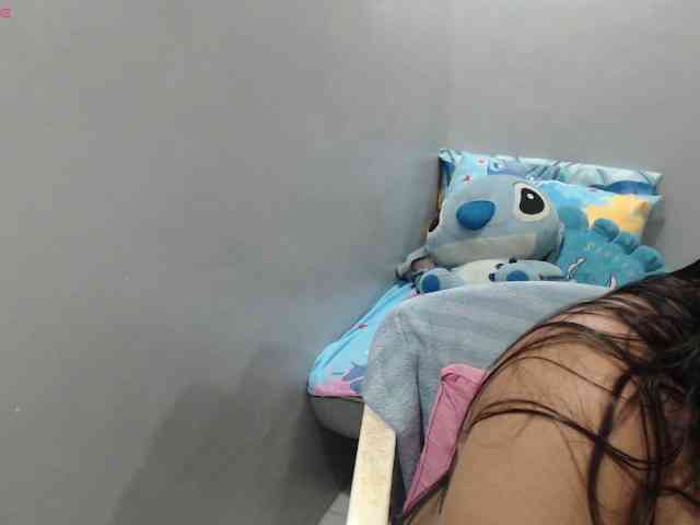 BubbleButtPinay webcam