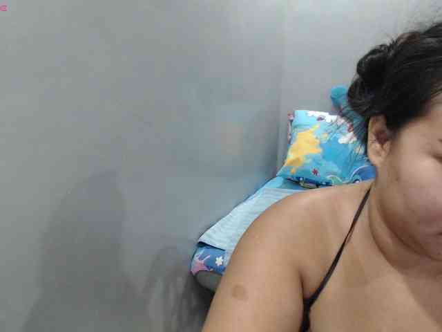 BubbleButtPinay webcam