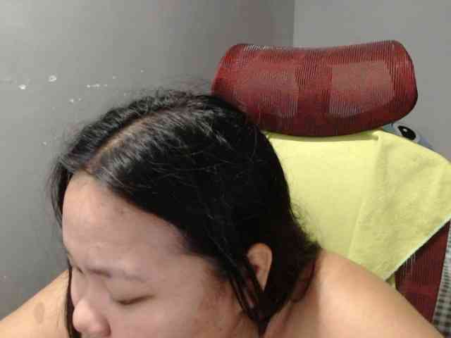 BubbleButtPinay webcam