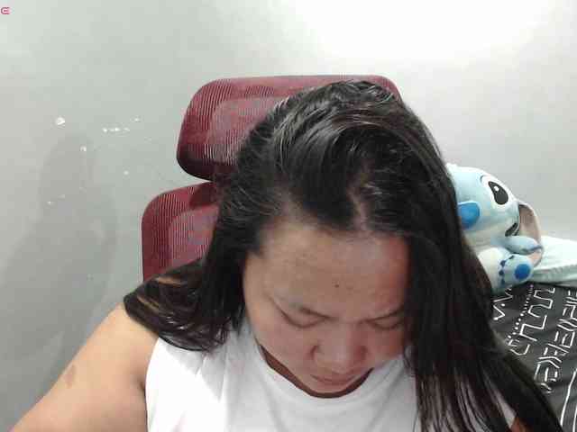 BubbleButtPinay webcam