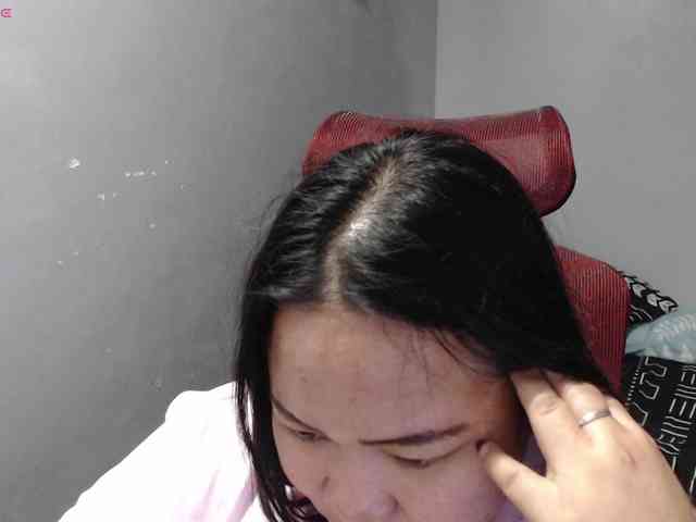 BubbleButtPinay webcam