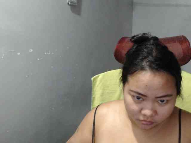 BubbleButtPinay webcam