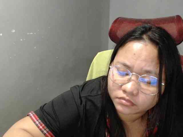 BubbleButtPinay webcam