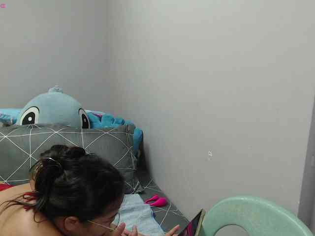 BubbleButtPinay webcam