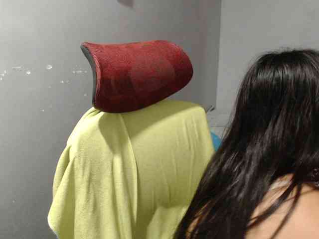 BubbleButtPinay webcam