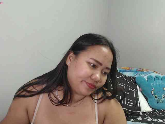 BubbleButtPinay webcam