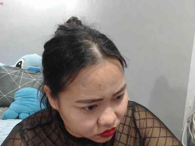 BubbleButtPinay webcam