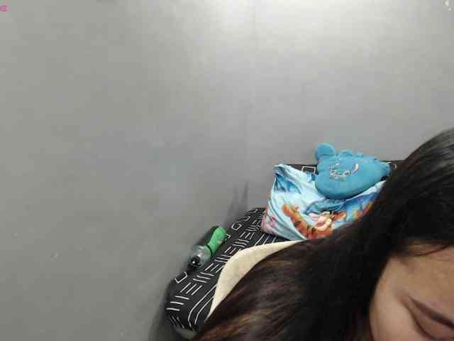 BubbleButtPinay webcam