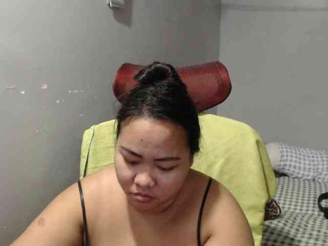 BubbleButtPinay webcam