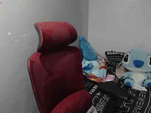 BubbleButtPinay webcam