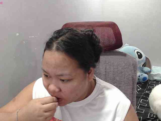 BubbleButtPinay webcam