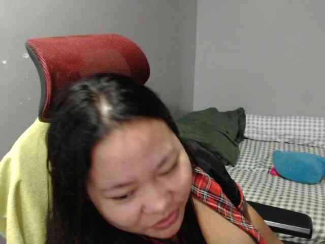 BubbleButtPinay webcam