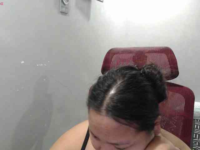 BubbleButtPinay webcam