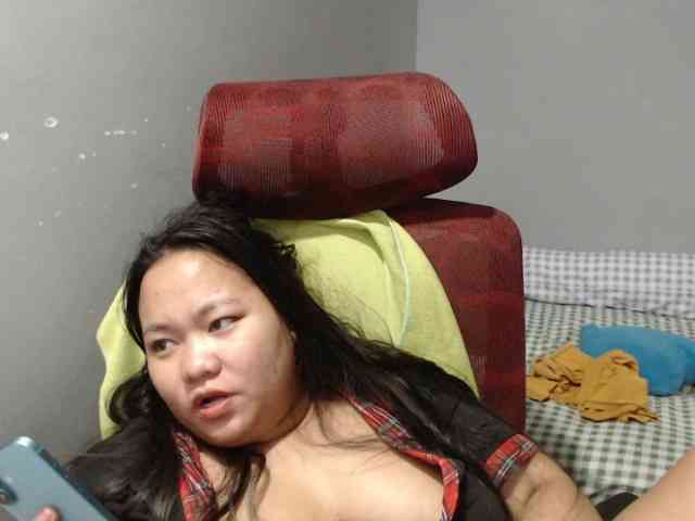 BubbleButtPinay webcam