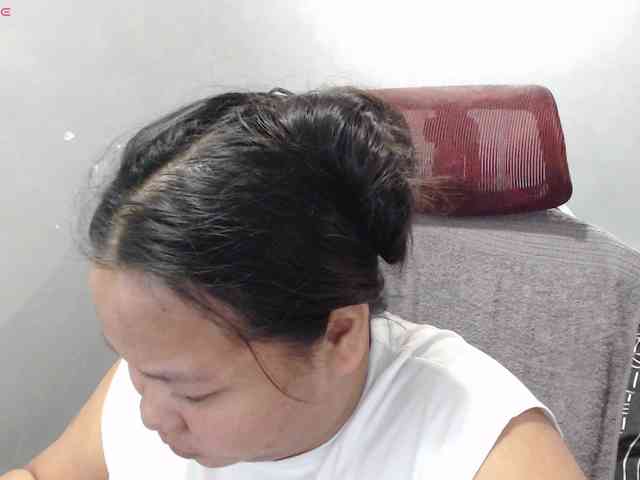 BubbleButtPinay webcam