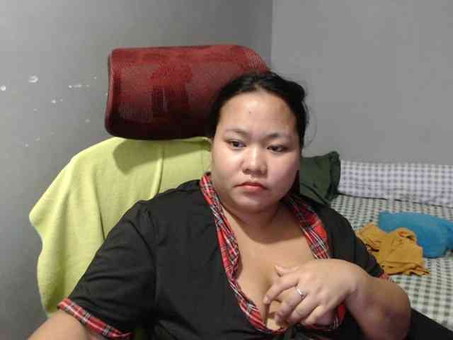 BubbleButtPinay webcam