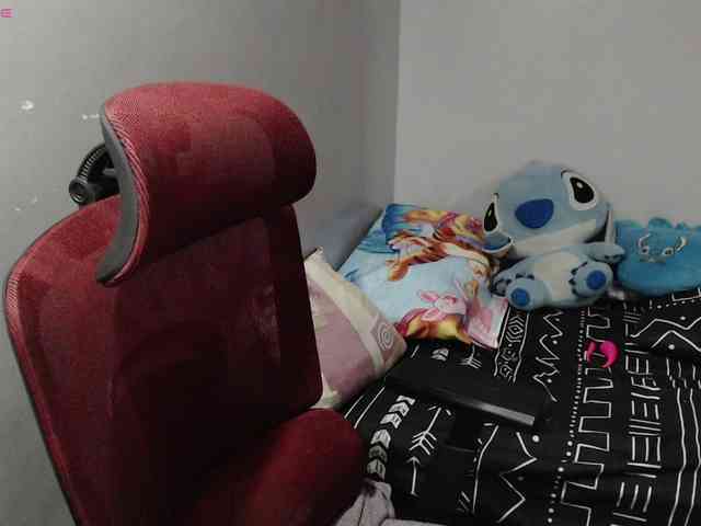 BubbleButtPinay webcam